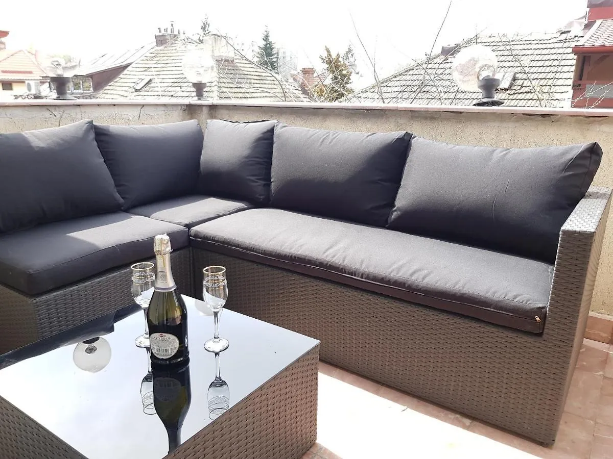 Mega Mall Monza National Arena Apartment Boekarest Roemenië