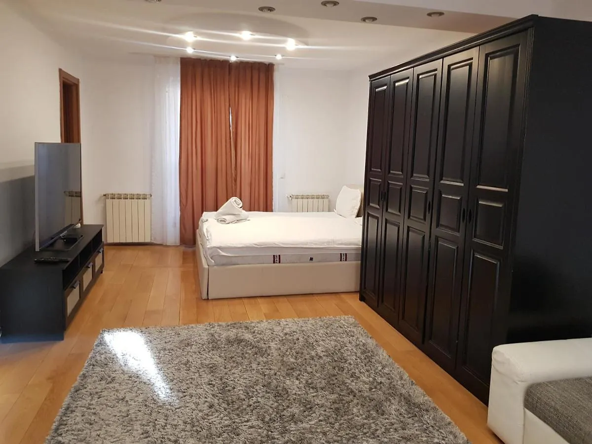 Mega Mall Monza National Arena Apartment Boekarest Roemenië