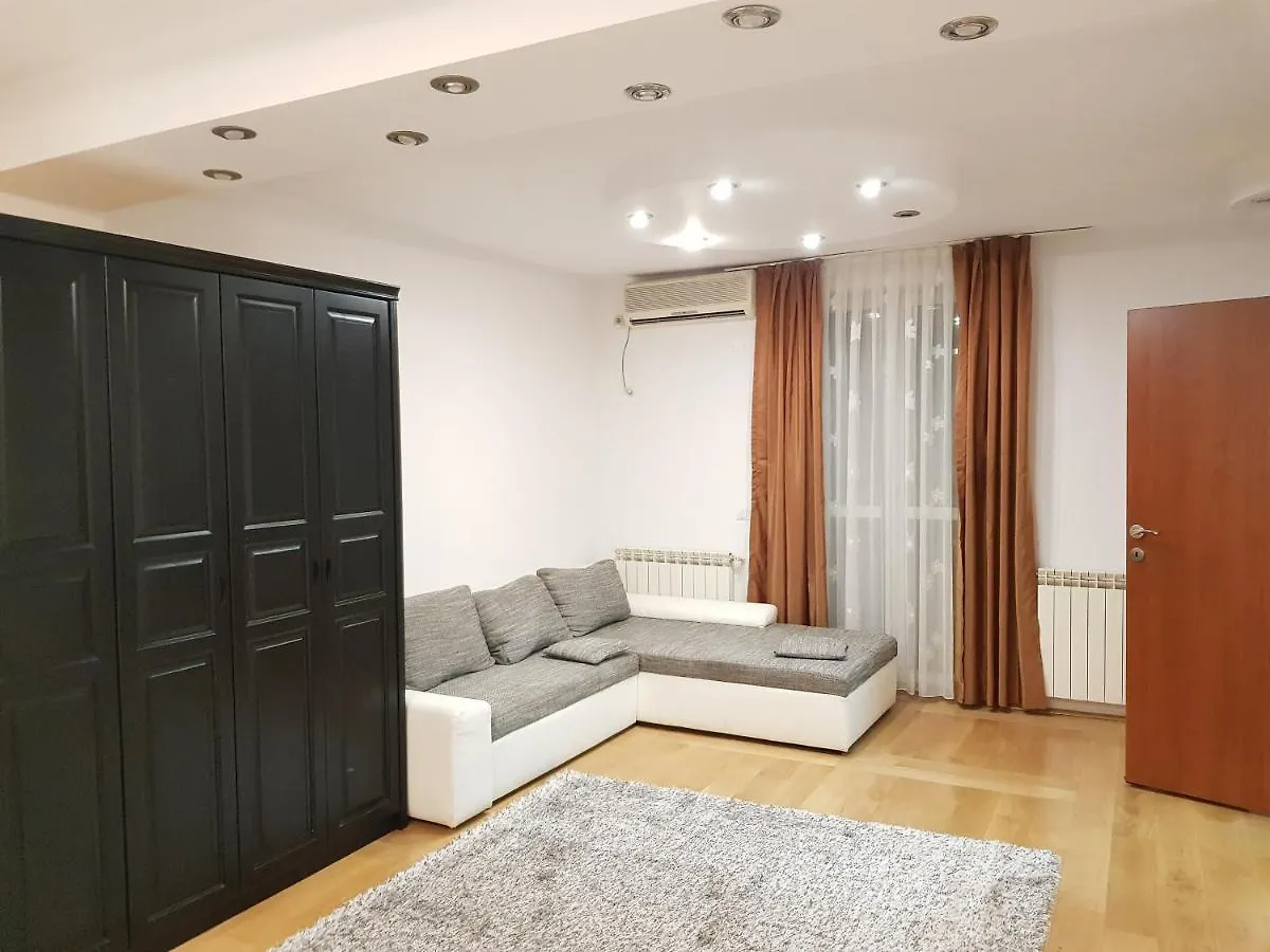 Mega Mall Monza National Arena Apartment Bukarest Rumænien